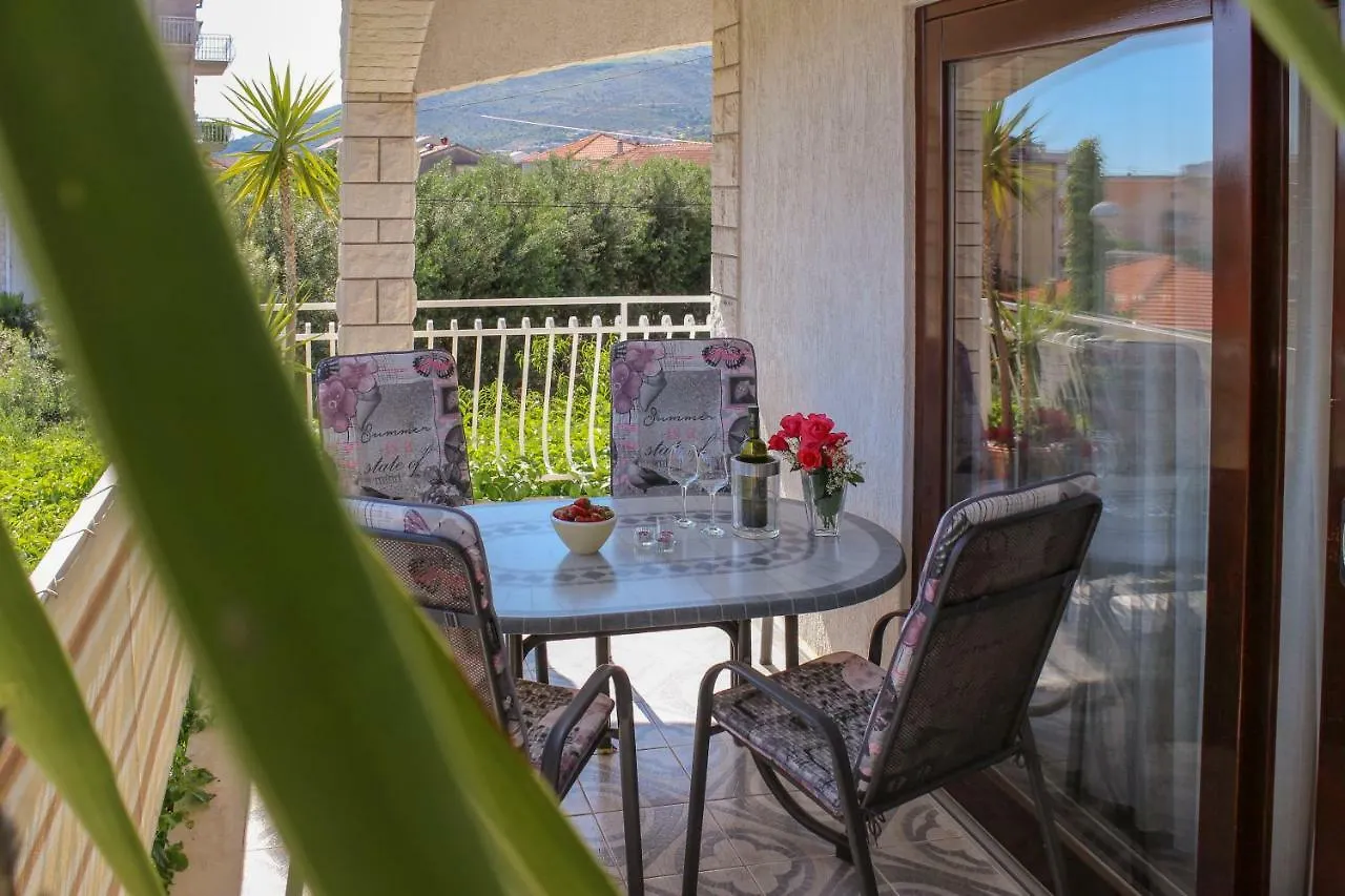 Apartments Hrabar Trogir