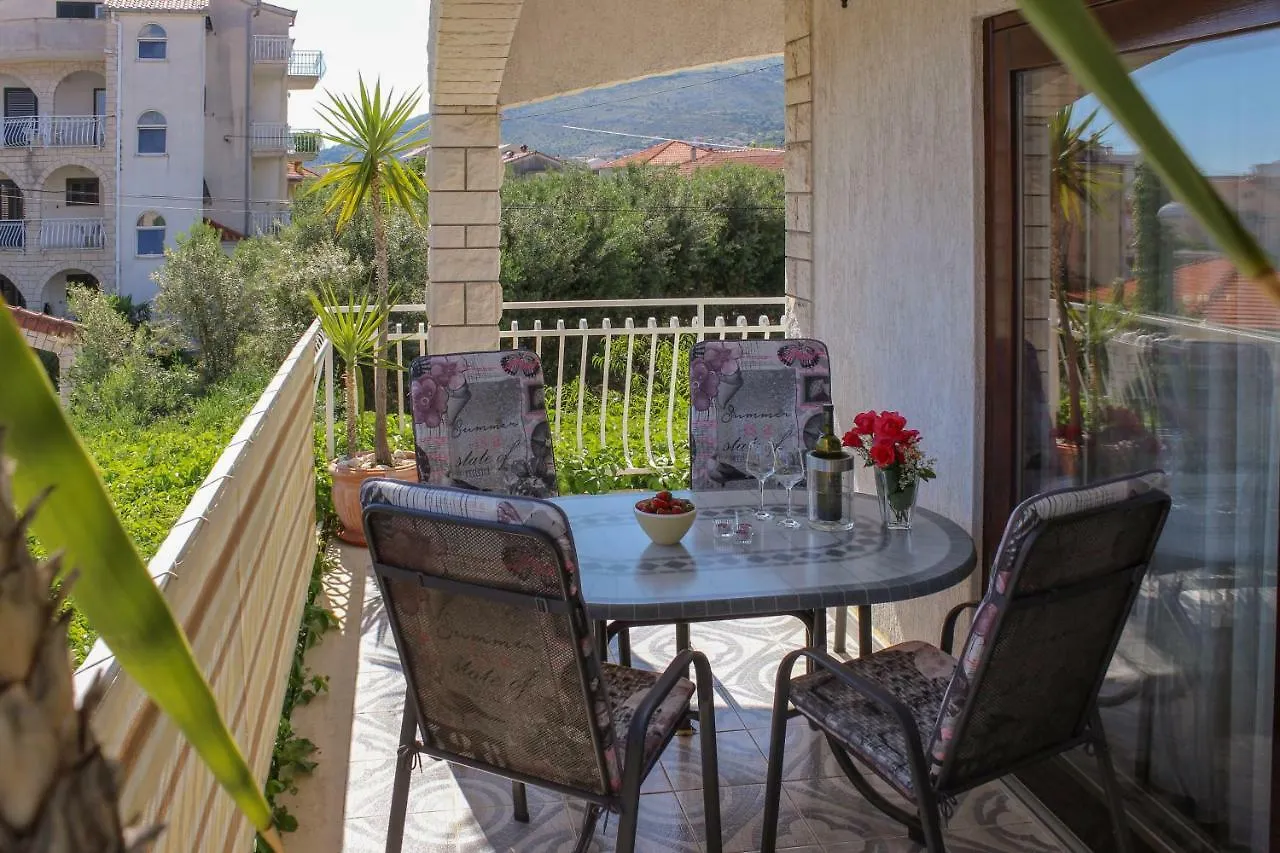 Apartments Hrabar Trogir Kroatien