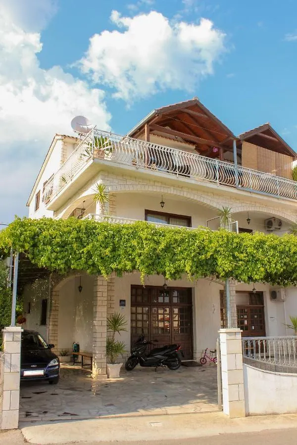 Apartments Hrabar Trogir