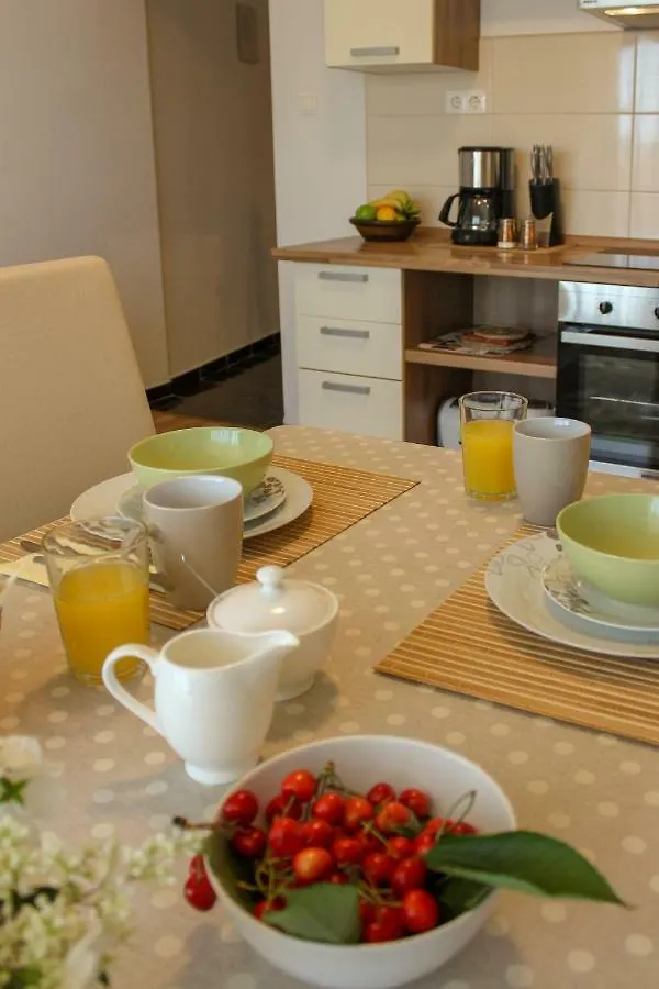 Apartments Hrabar Trogir 0*,