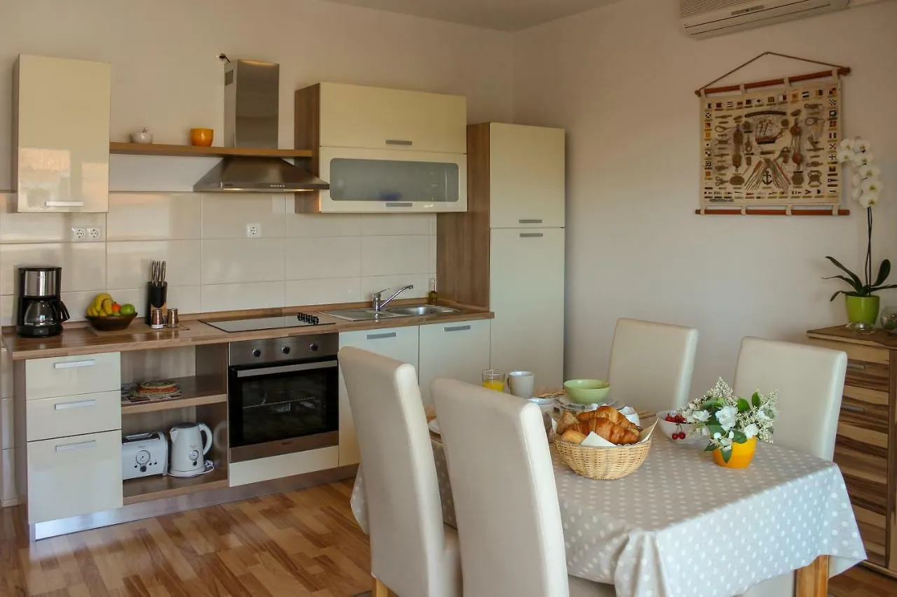 Apartments Hrabar Trogir