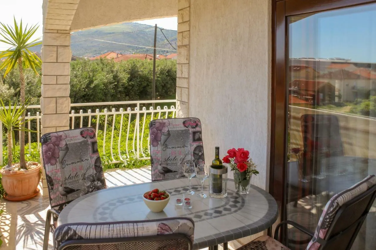 Apartments Hrabar Trogir