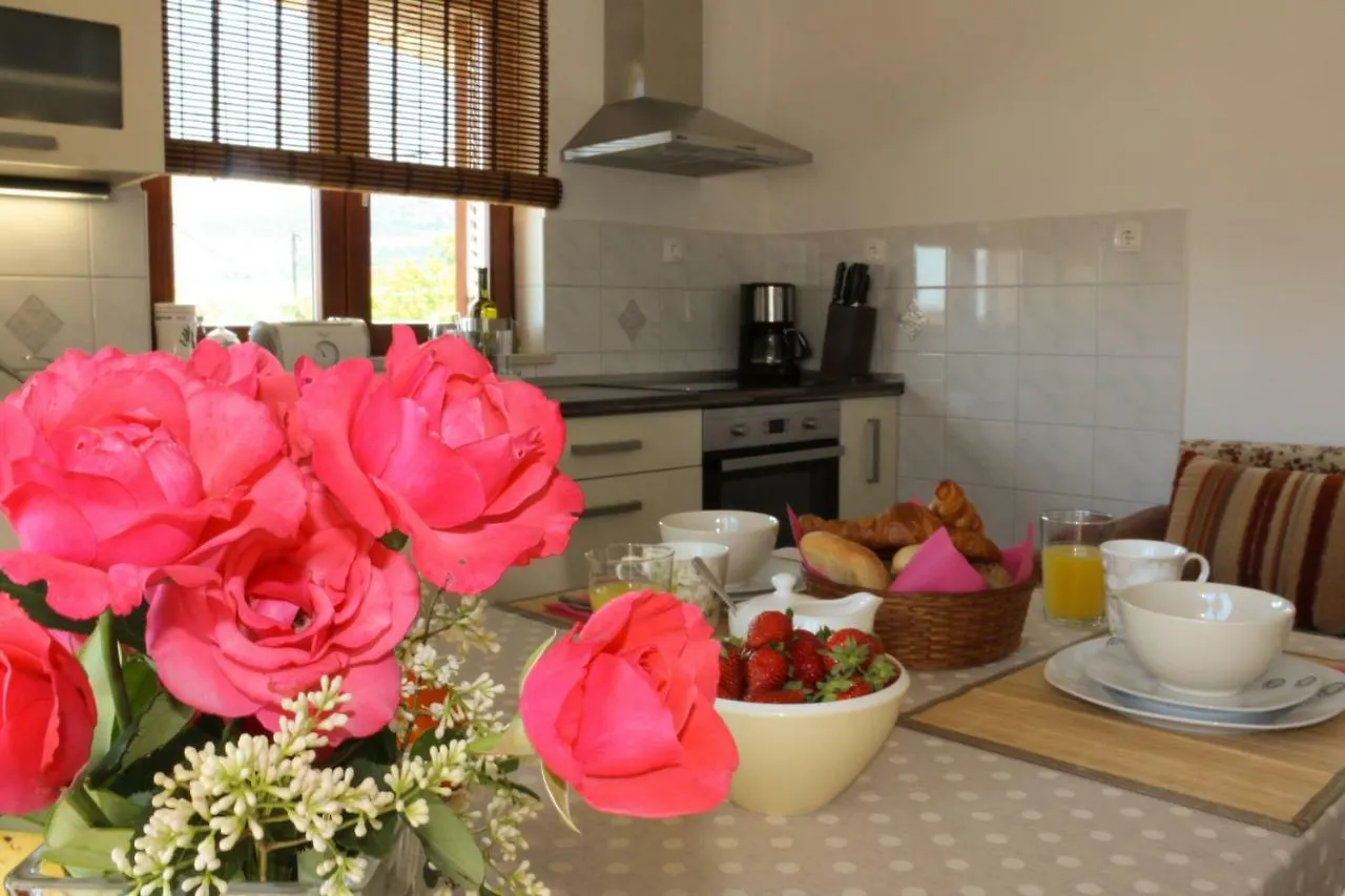 Apartments Hrabar Trogir 0*,