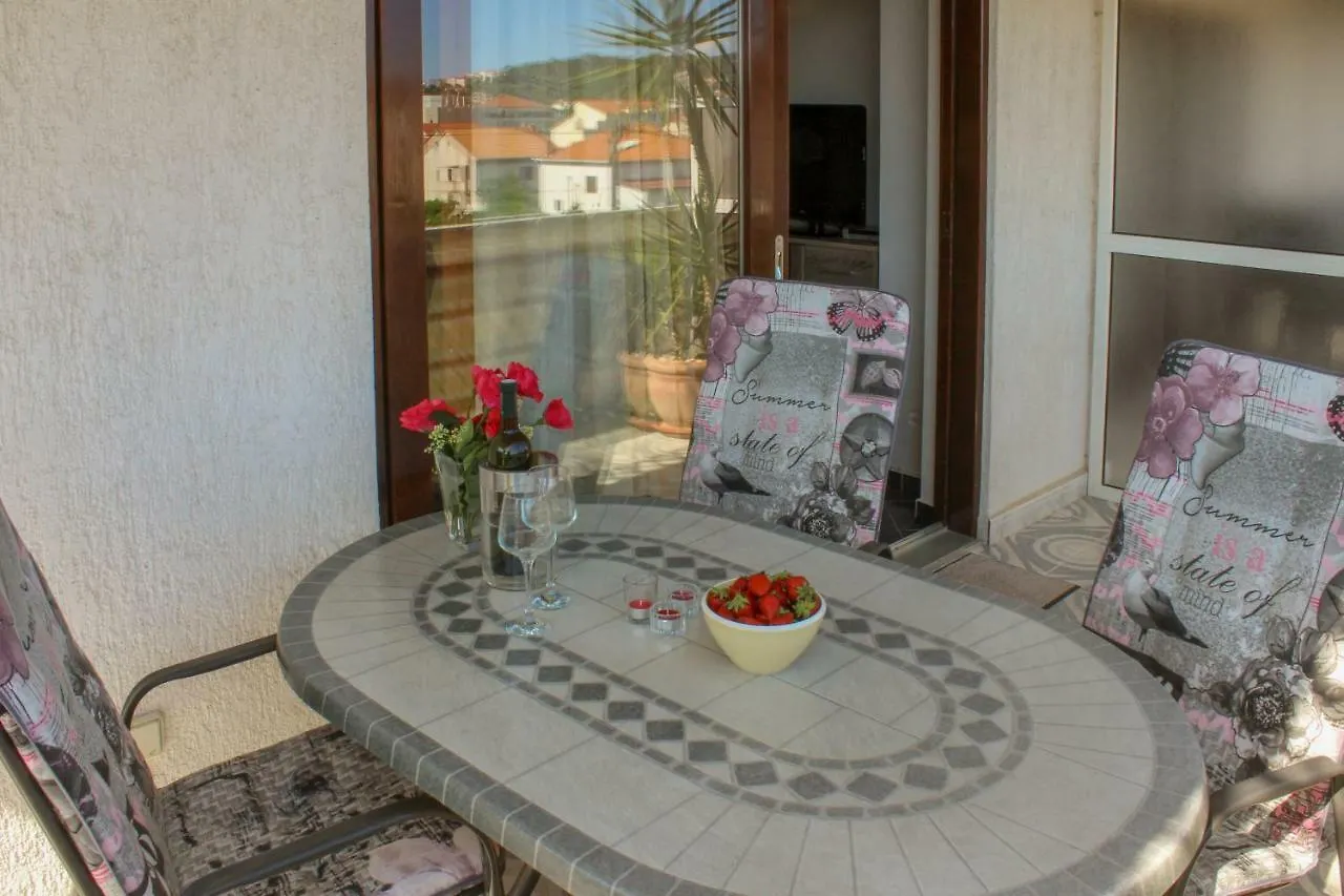 Apartments Hrabar Trogir