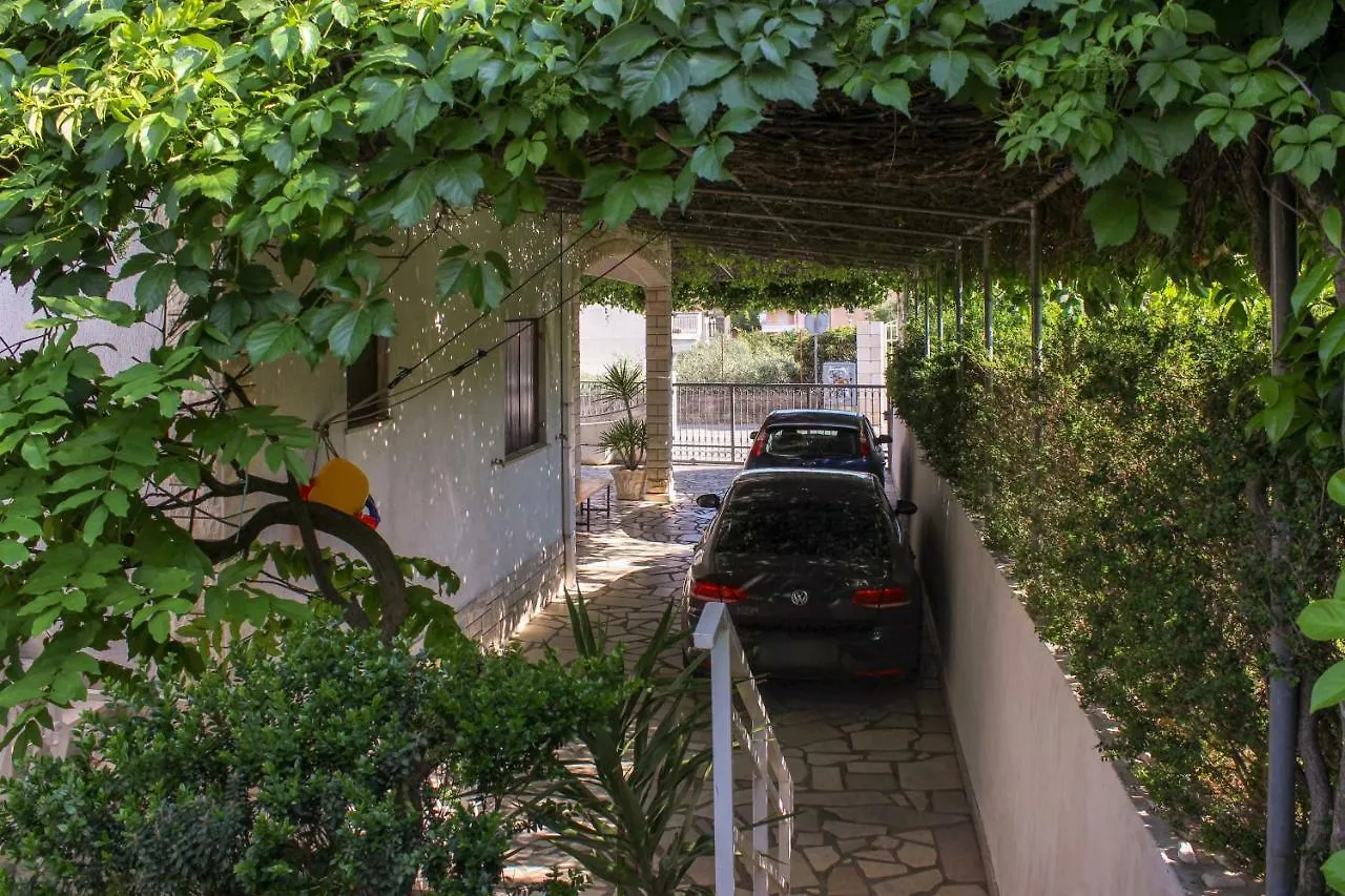 Apartments Hrabar Trogir