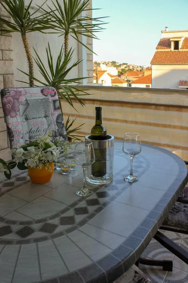 Apartments Hrabar Trogir 0*,